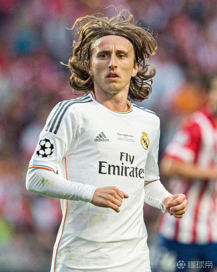 本泽马：现在的皇马队内缺少领袖；皇马永远是我的球队